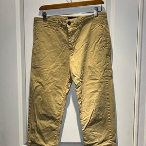 American Eagle 30-34 Khakis